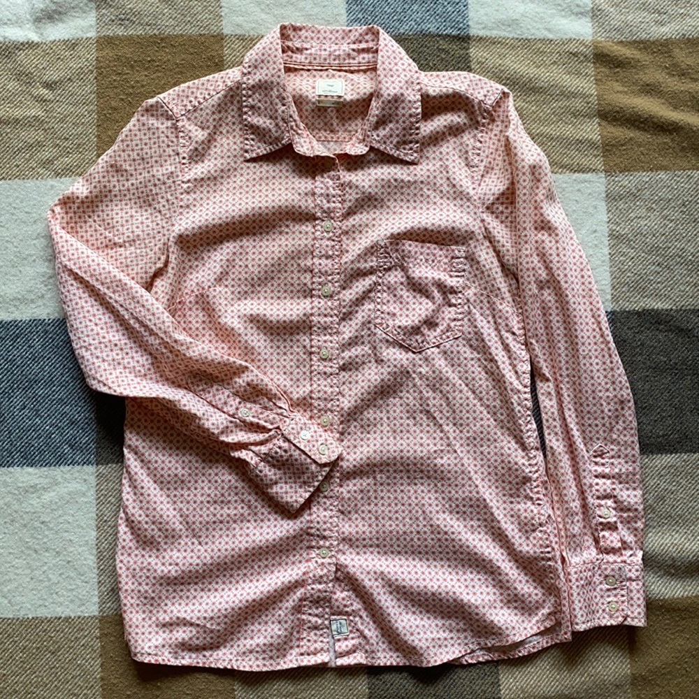 GAP - 100% Cotton Pink and White Fitted Boyfriend Button Down